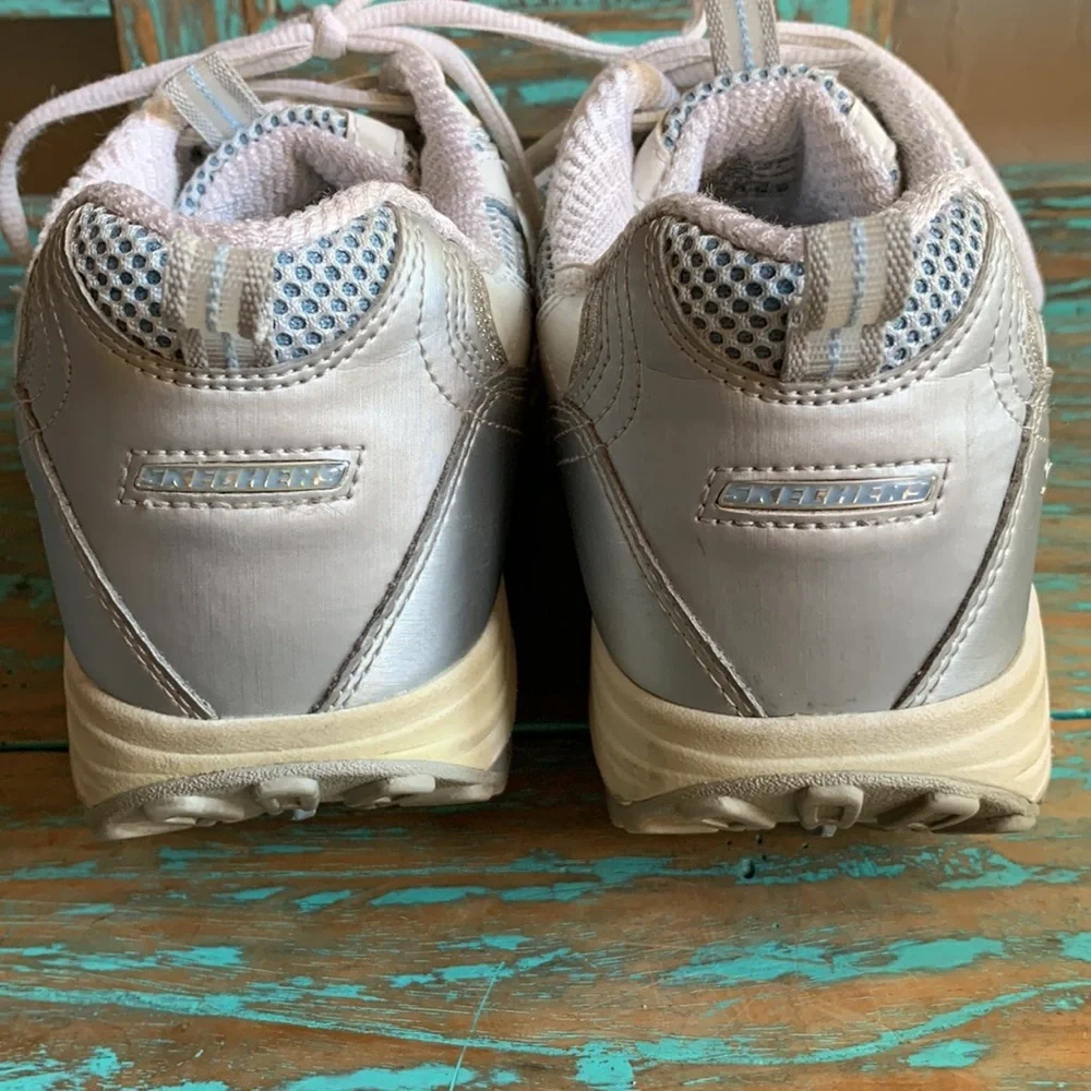 Skechers Shape-Ups Leather Toning Walking Rocking Shoes 11803 Silver Size 9